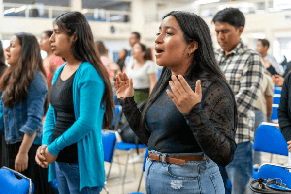 Spanish Worship 600x400
