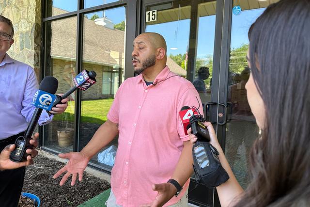 Pastor Bobby Kelly of CrossPointe Community Church in Wayne, Mich.