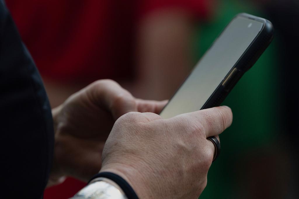 cellphone smartphone phone