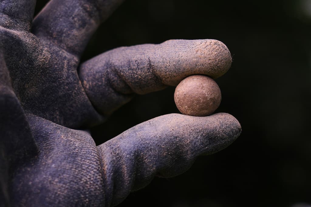Archaeologists Find Musket Balls & Fort From Battle of Bunker Hill As America Turns 250