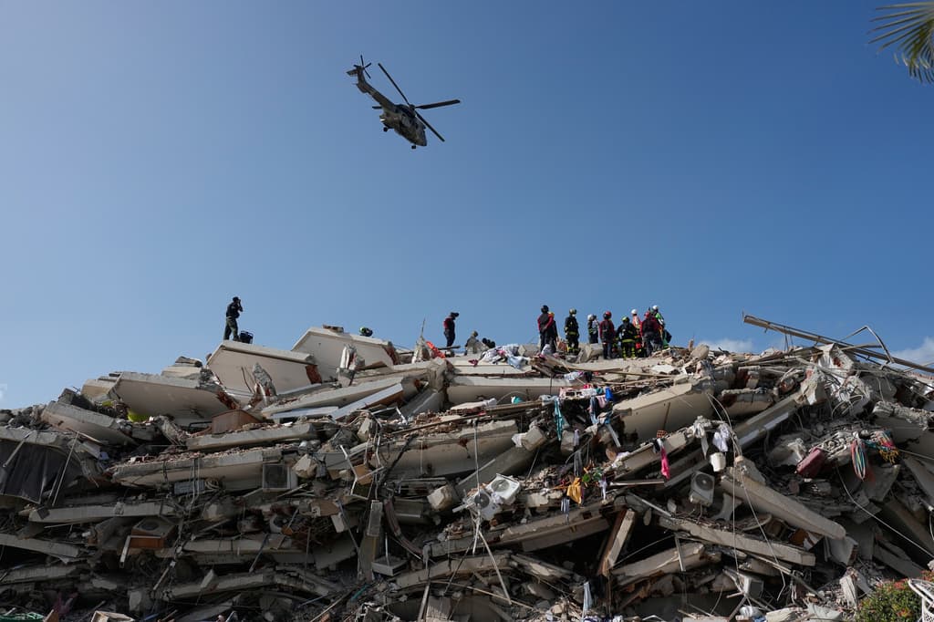 Quake: 68,900 People 'Missing' - “My God, How Are We Going To Get Them Out?”
