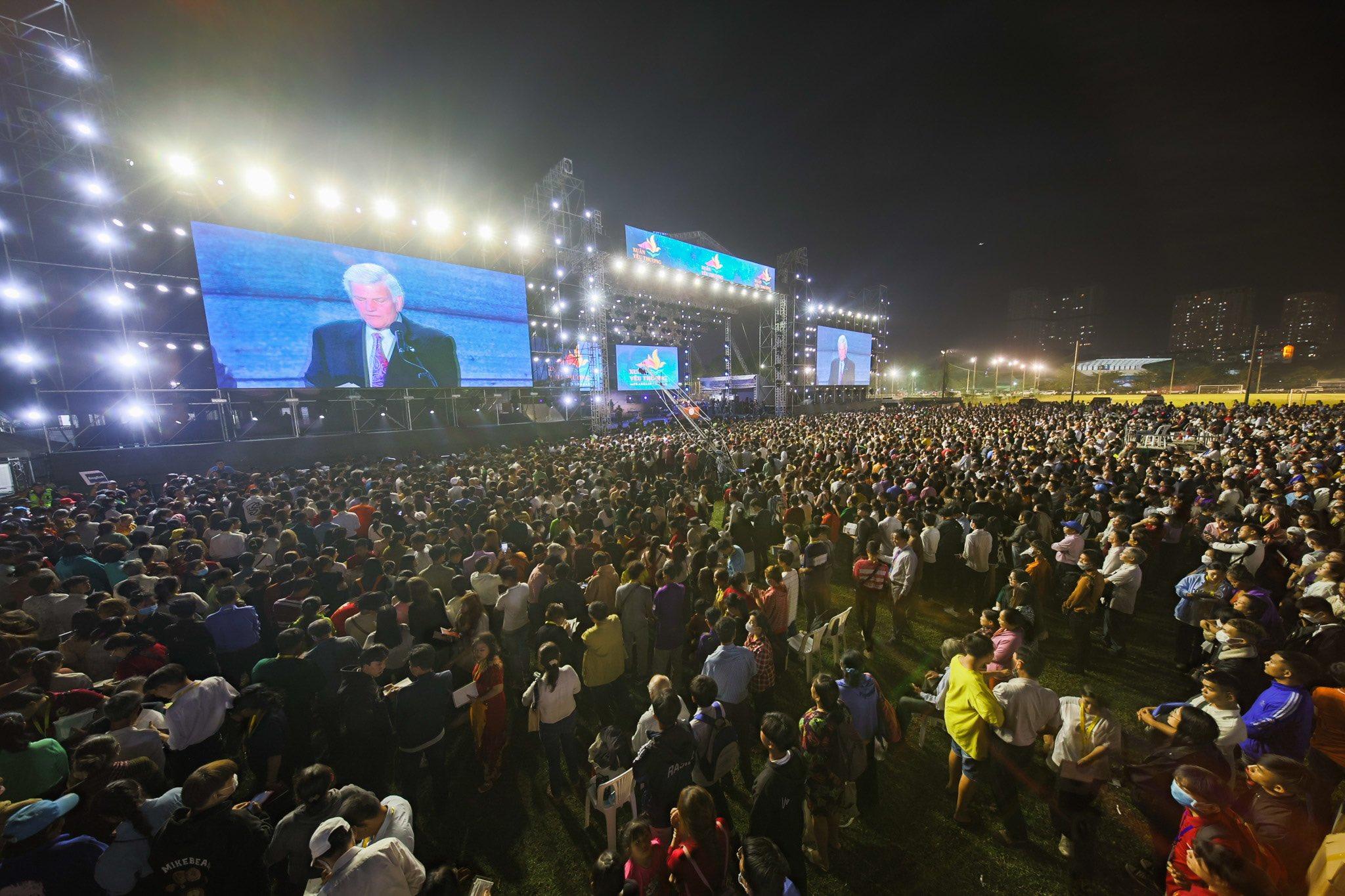 Graham shares the message of Christ in Vietnam