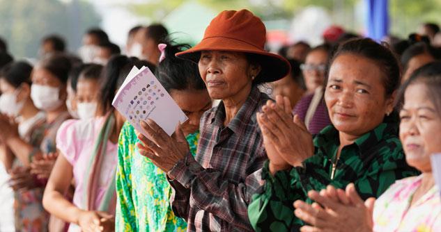 Indonesian women smiling and clapping