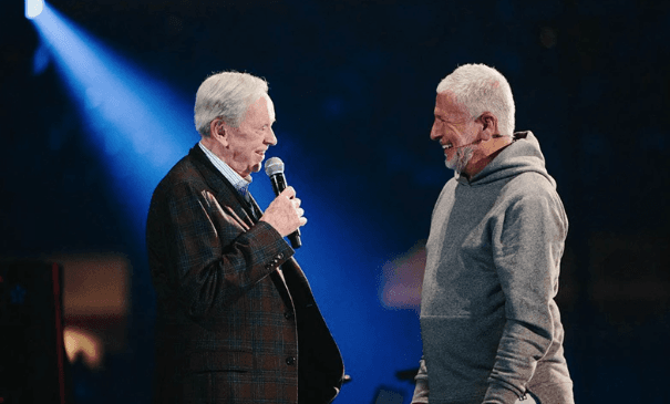 Dr. Charles Stanley, Pastor Lou Giglio at Passion 2017