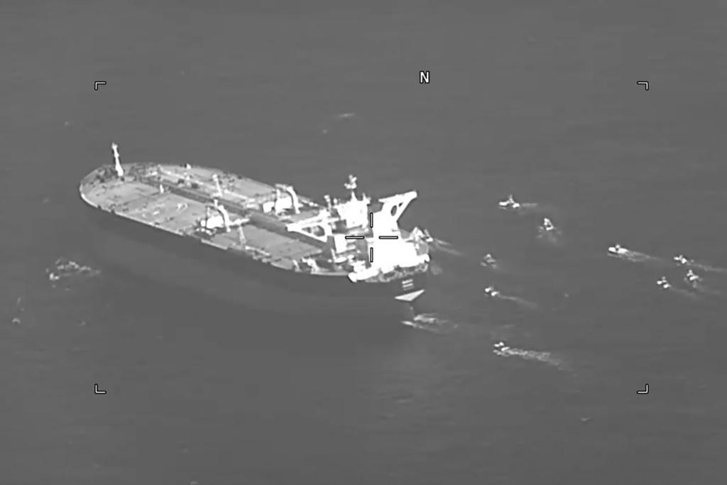 Panama-flagged oil tanker Niovi surrounded by Iranian Revolutionary Guard vessels in the Strait of Hormuz