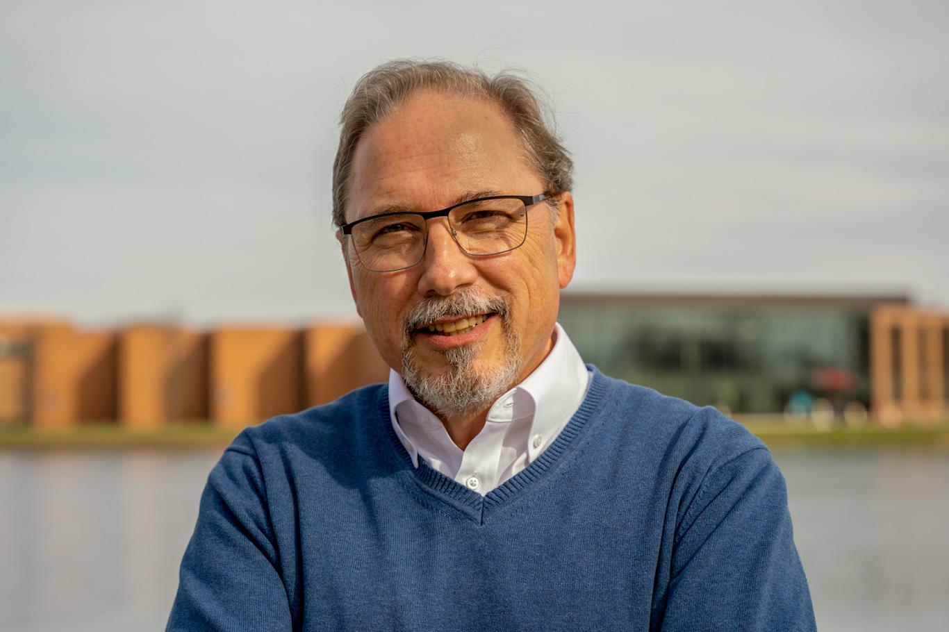 Communications professor has helped broadcasting majors to gain hands-on experience
