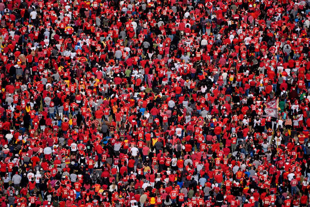 Fans watch as the Kansas City Chiefs celebrate during their victory rally at Union Station 