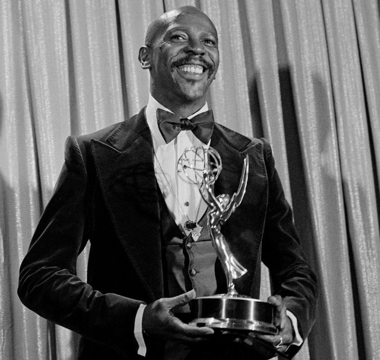(1977) Louis Gossett Jr., poses with the Emmy he received for his role in the TV drama "Roots"
