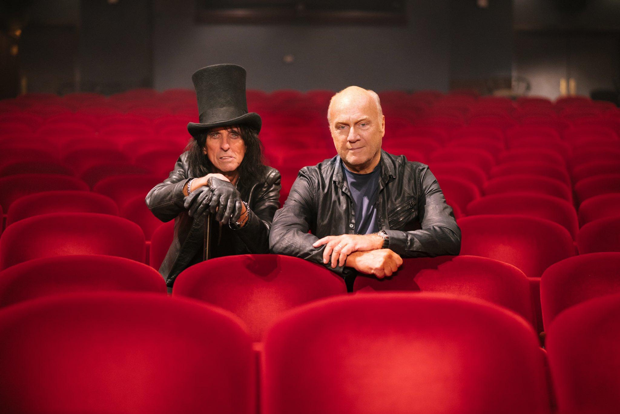 Alice Cooper & Pastor Greg Laurie - An inspiring testimony of God's faithfulness