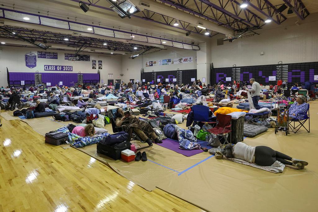 700 evacuees in the gymnasium in shelter at River Ridge Middle/High School in preparation for Hurricane Milton 