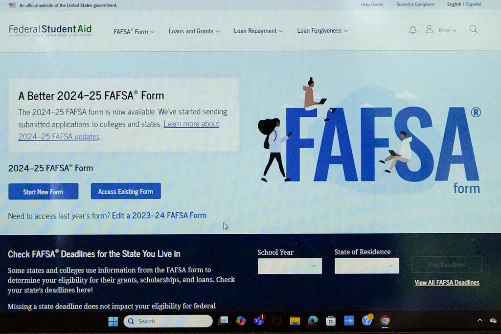 FILE - FAFSA website is seen on Adjovi Golo's laptop at DePaul University in Chicago, Aug. 28, 2024.