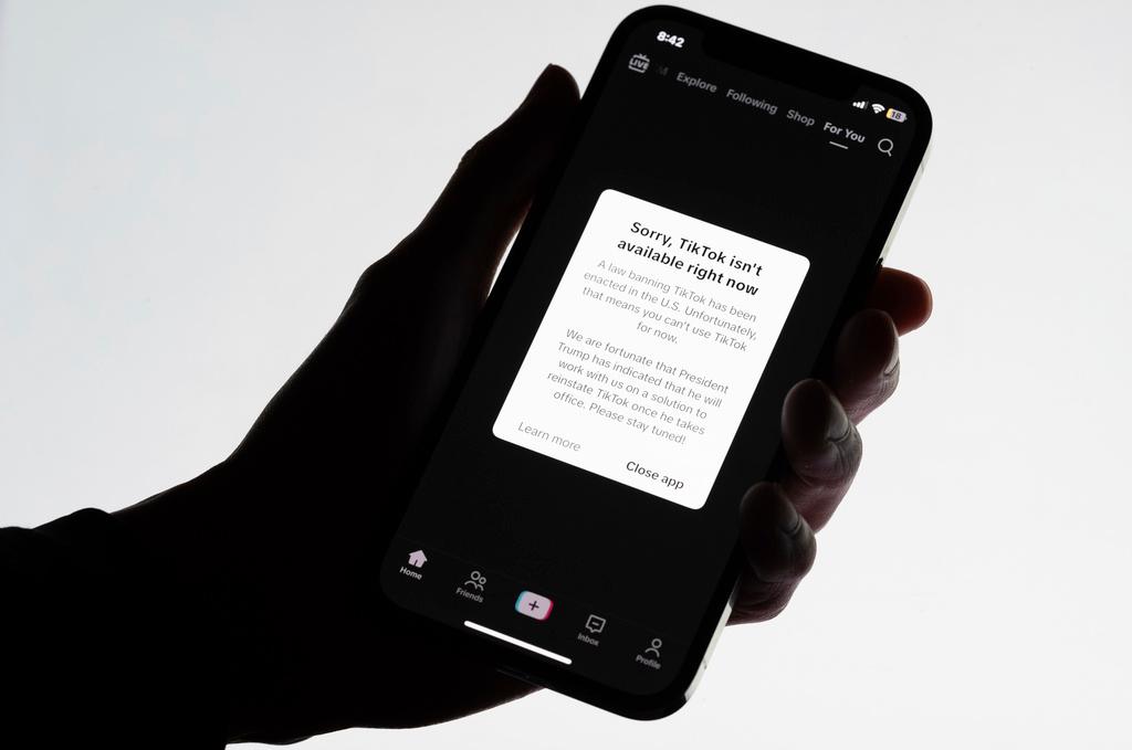 Message reading "Sorry, TikTok isn't available right now" 