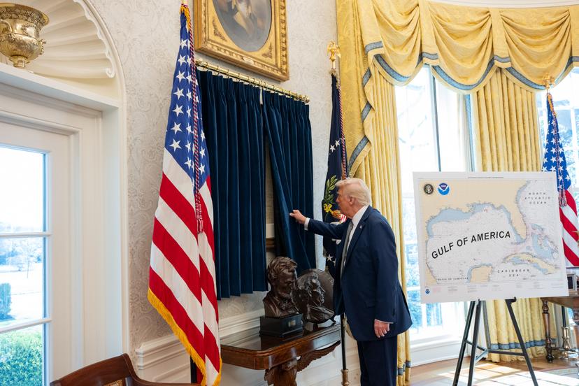 The Declaration of Independence unveiled in the Oval Office
