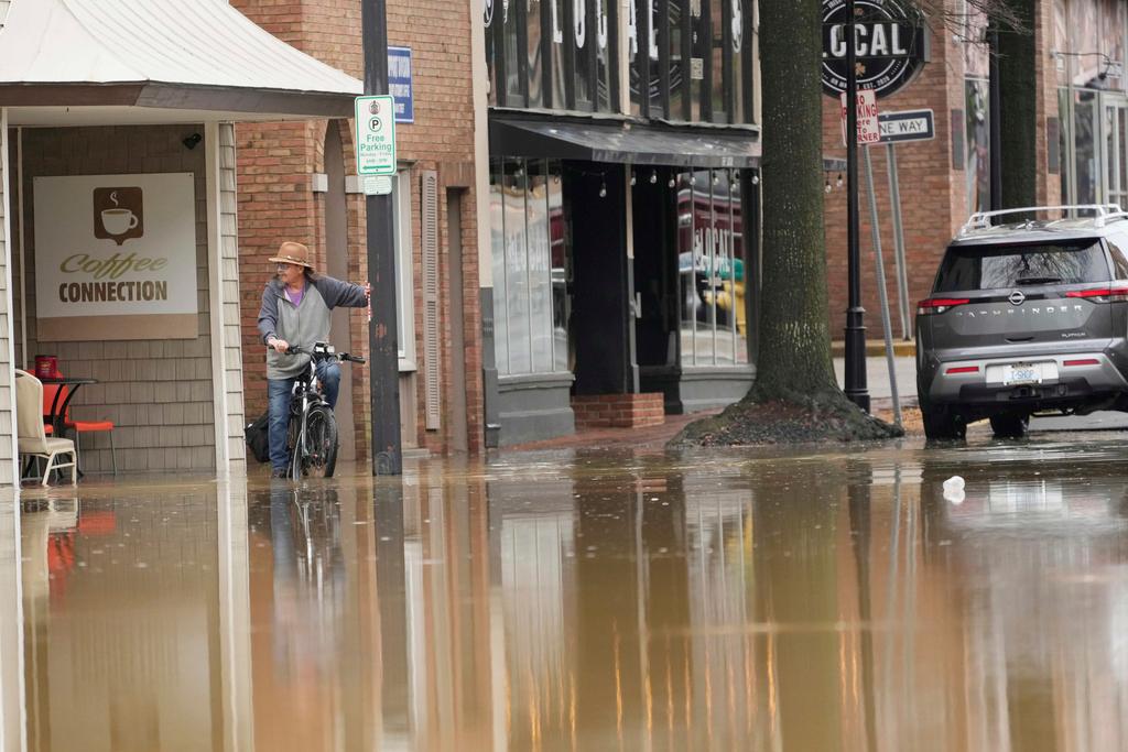 Flooded street in Hopkinsville, Ky.