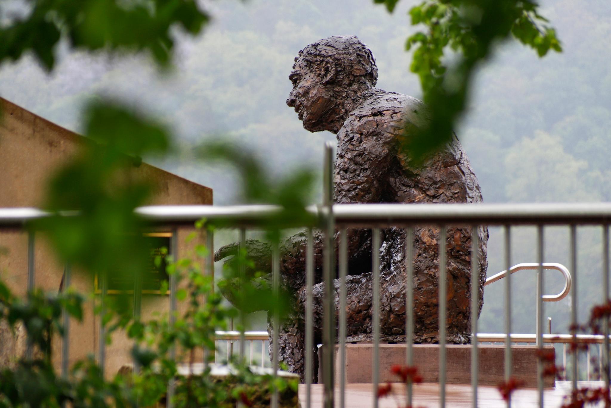 Statue of Public Broadcasting Service's Fred Rogers