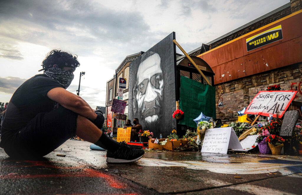 mural honoring George Floyd 