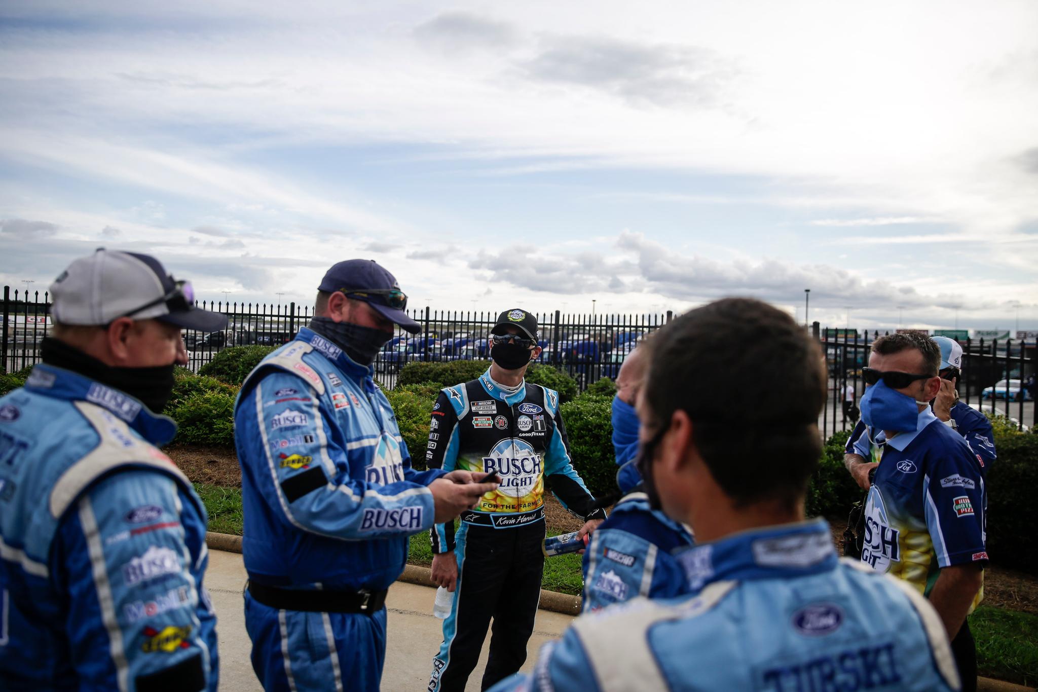 NASCAR Kevin Harvick and his crew