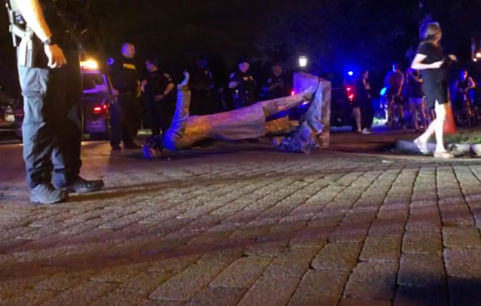 Jefferson Davis statue torn down in Richmond, Virginia