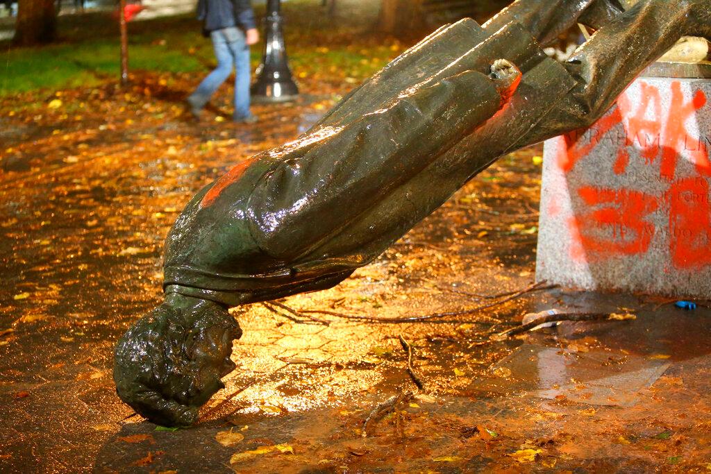 Abraham Lincoln statue vandalized in Portland's South Park Block 