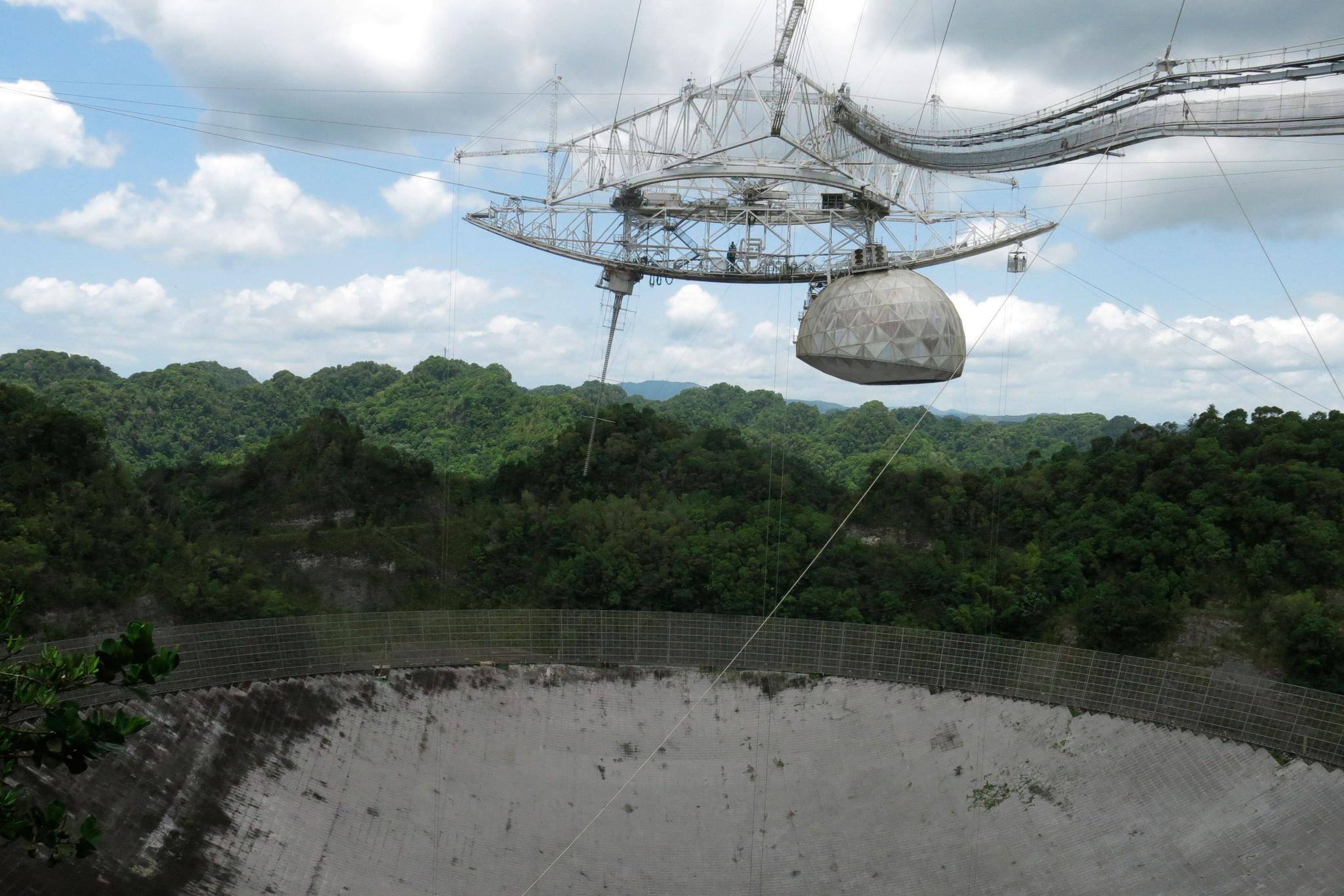 radio telescopes at the Arecibo Observatory