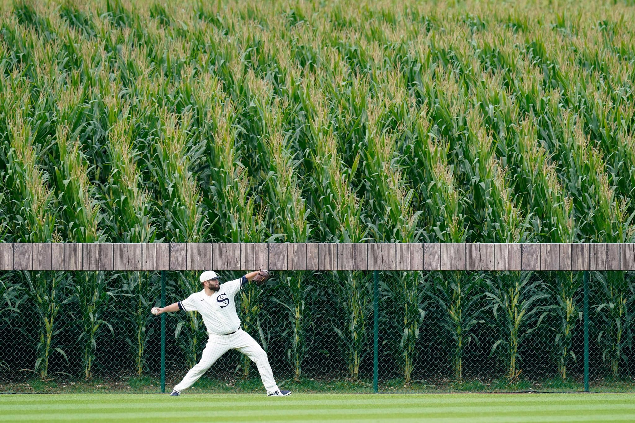 Chicago White Sox pitcher Lance Lynn warms up before "Field Of Dreams" game