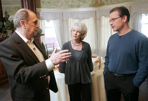 From left to right, actor Bob Newhart, actress Julia Duffy, and actor Peter Scolari