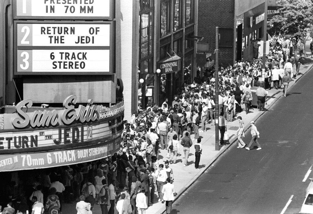 Fans line up to see premiere of Return of the Jedi 