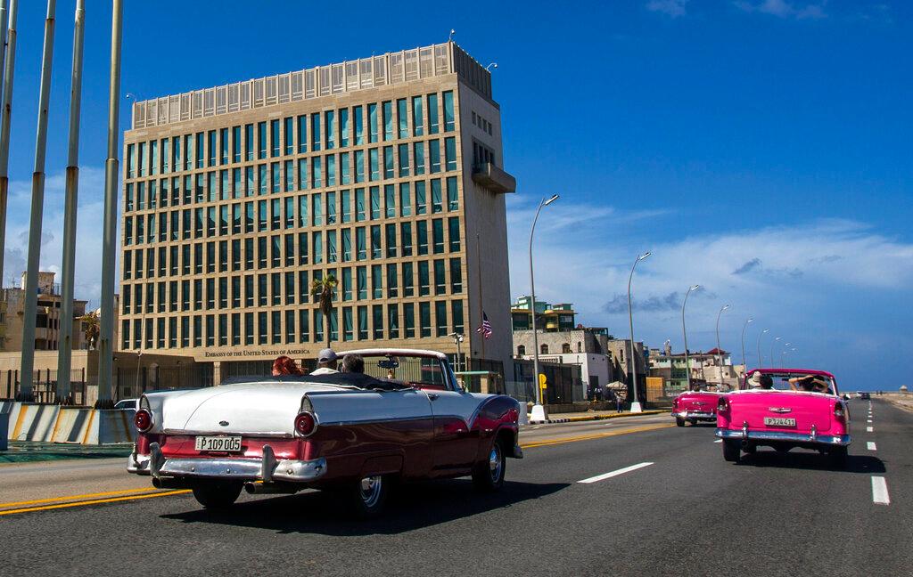 Cars traveling on highway in Havana 