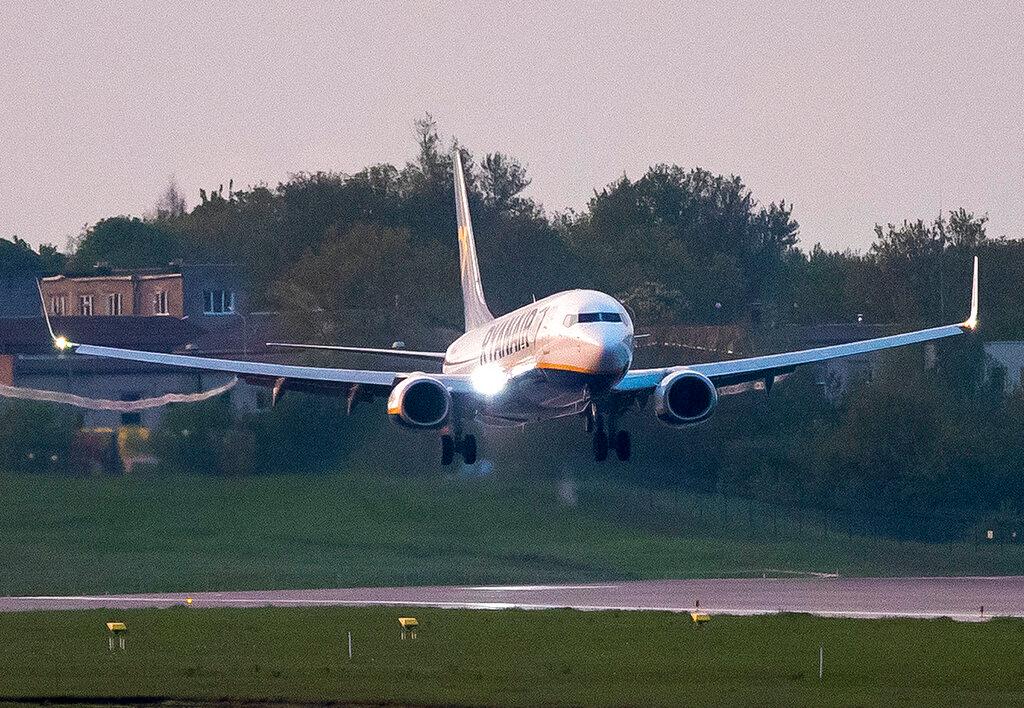 Plane landing