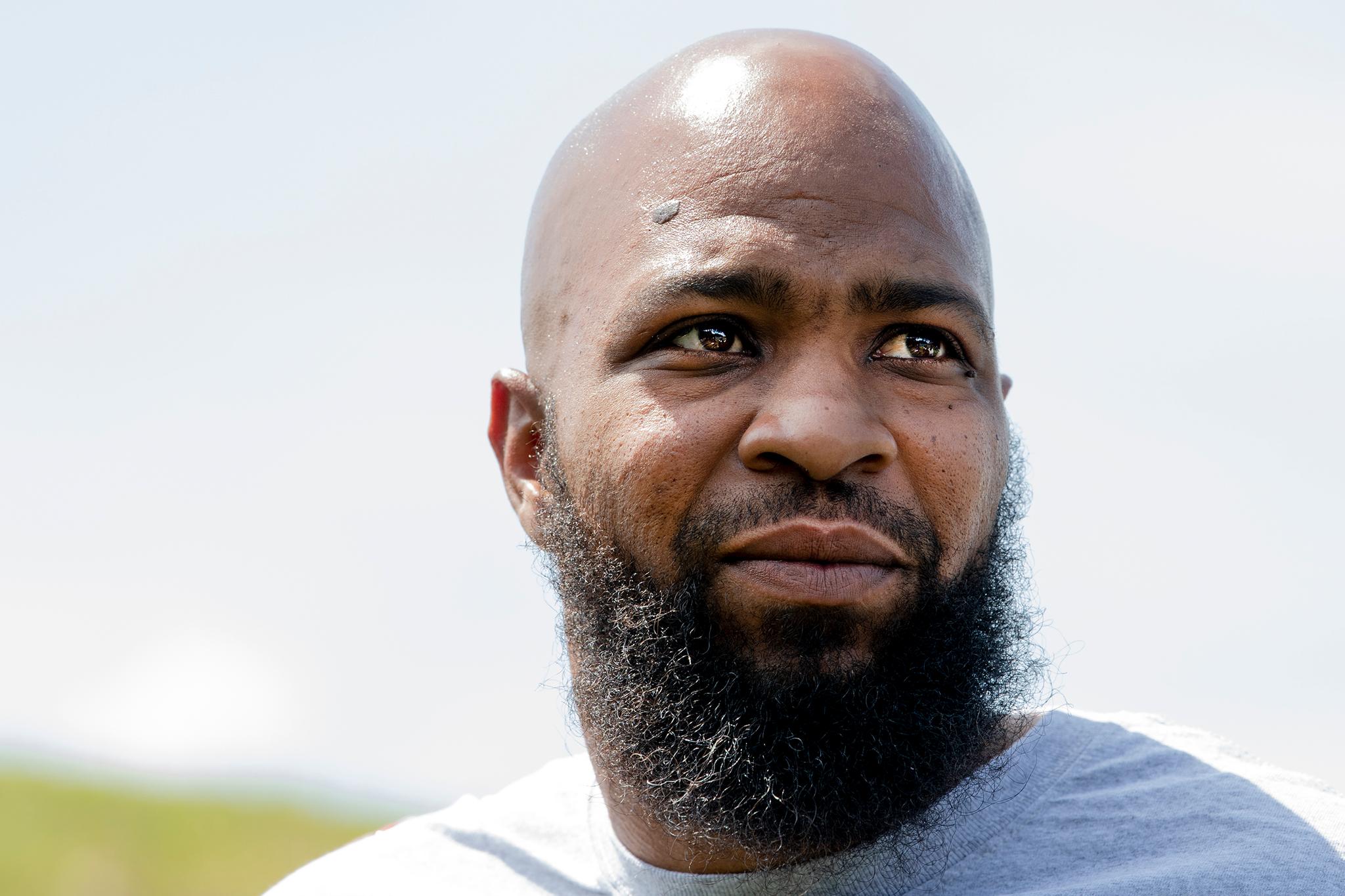 Wrongfully accused Philadelphia man free after 2 decades