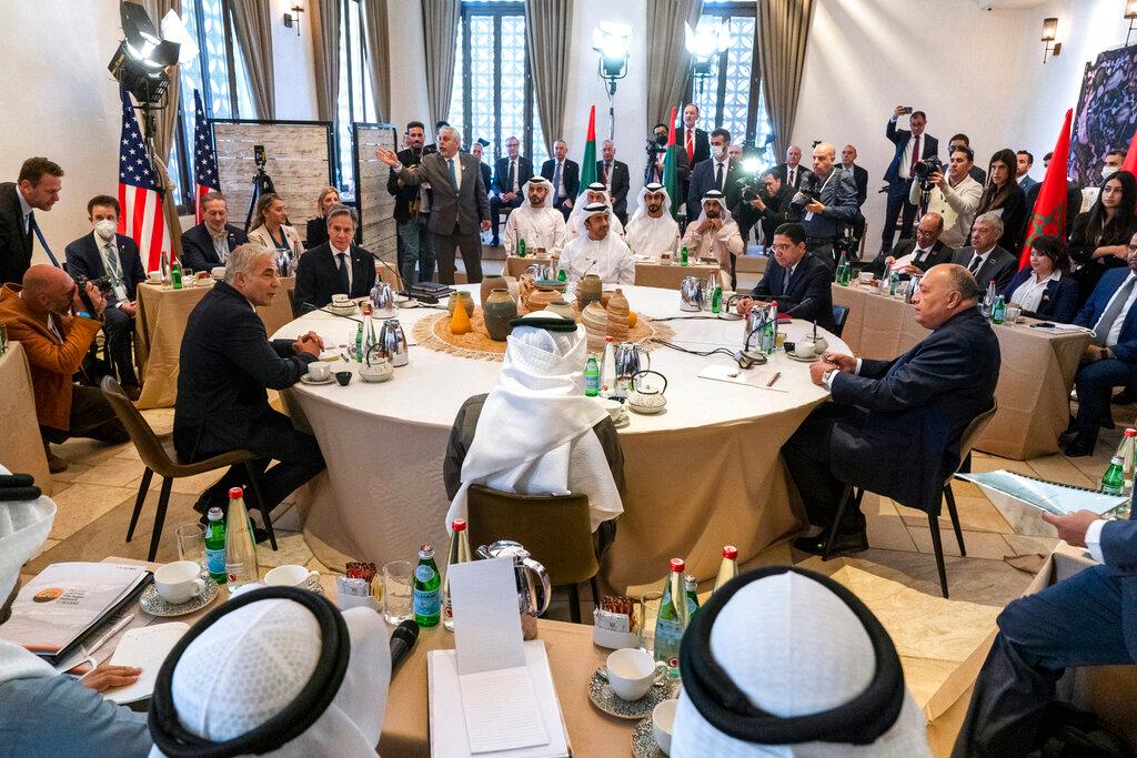 Roundtable meeting of diplomats from US and Middle East 