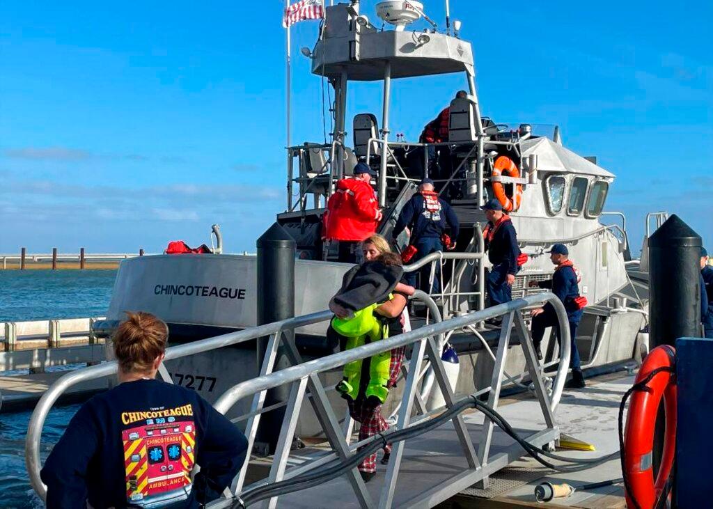 Coast Guard Station Chincoteague 47-foot Motor Life Boat crew safely transfers 12 people ashore 