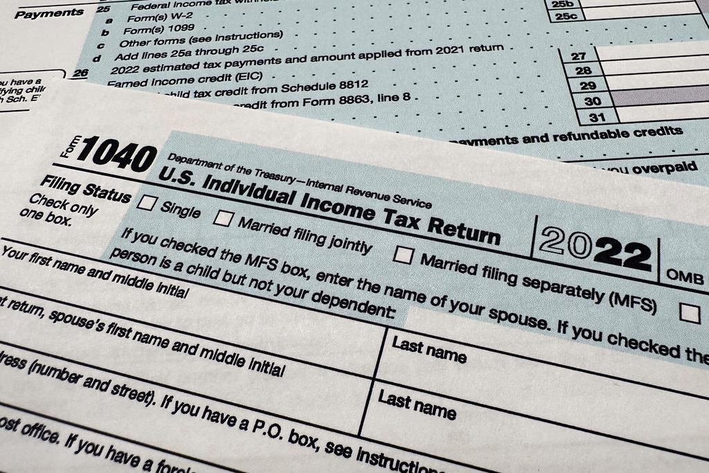 Internal Revenue Service 1040 tax form
