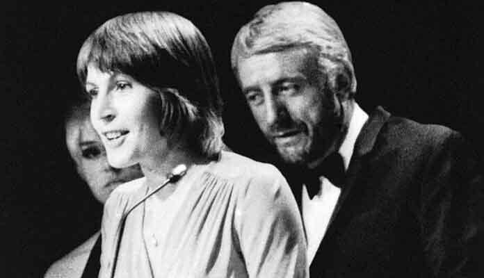 (1973)  Helen Reddy wins a Grammy